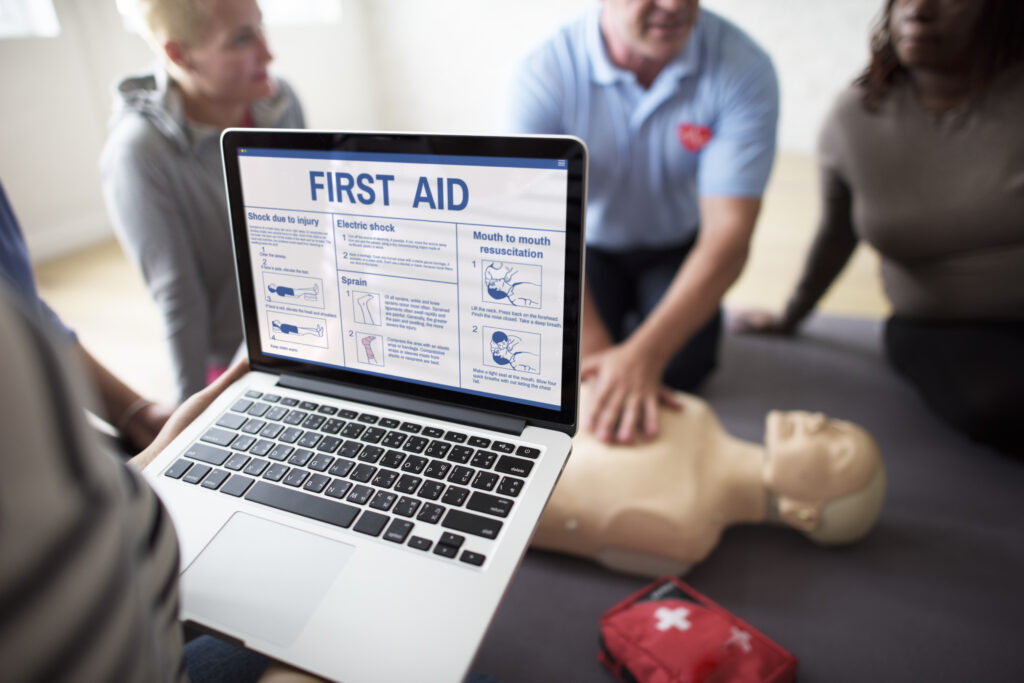 cpr first aid training concept scaled